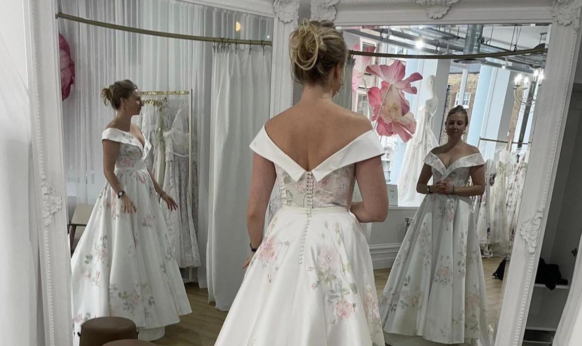 La novia en el espejo: esta es la explicación a la foto imposible que se ha hecho viral